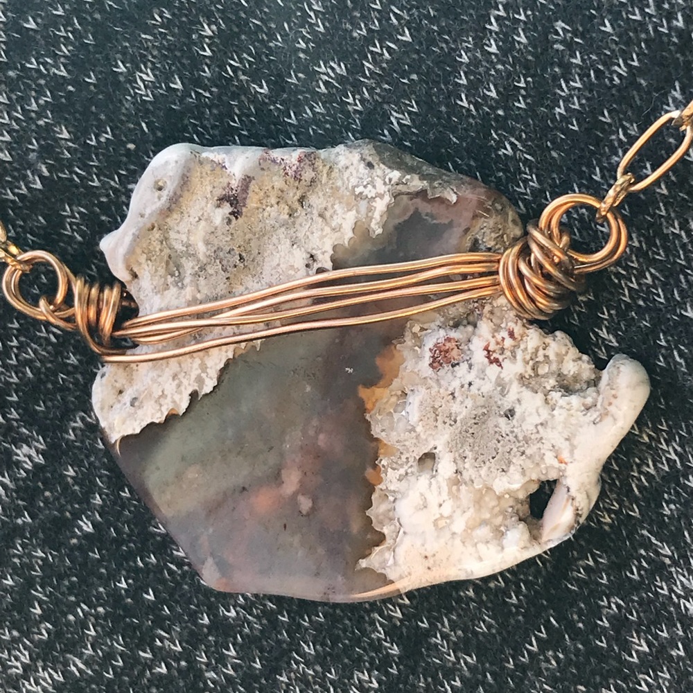 Wire wrapped stone necklace - Picture 4 of 5